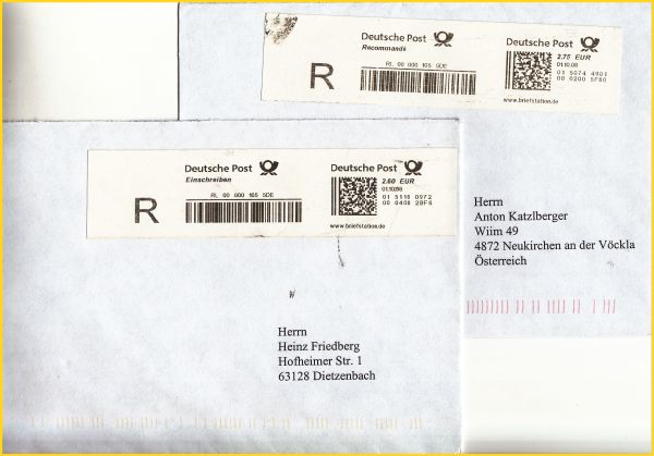 Zwei unterschiedliche maschinell bearbeitete Einschreiben vom ersten Tag vom Standort 03 bzw. 04 - beide haben aber die selbe Einschreibnummer - bezüglich des Labels unterscheiden Sie sich allerdings noch in den ersten 10 Zahlen (obere Reihe) voneinander Zwei unterschiedliche maschinell bearbeitete Einschreiben vom ersten Tag vom Standort 03 bzw. 04 - beide haben aber die selbe Einschreibnummer - bezüglich des Labels unterscheiden Sie sich allerdings noch in den ersten 10 Zahlen (obere Reihe) voneinander
