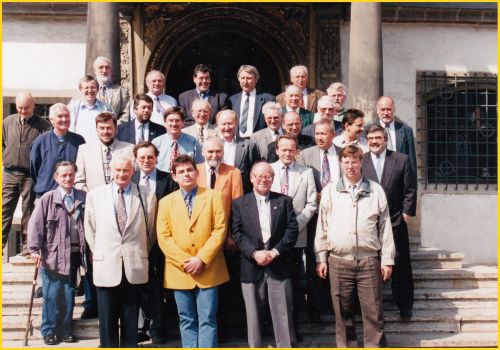 Die Gründungsmitglieder vor dem Wittenberger Rathaus Die Gründungsmitglieder vor dem Wittenberger Rathaus