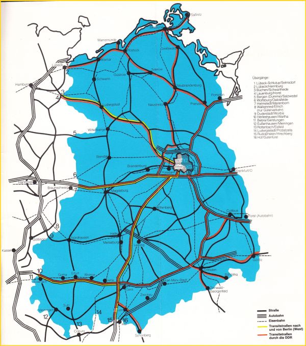 Karte mit den 16 Grenzübergängen teils Eisenbahn, teils Straße oder Autobahn sowie den Transitstrecken durch die DDR nach Westberlin aus einem Merkblatt des Bundesministeriums für innerdeutsche Beziehungen für Reisen in die DDR mit Datenstand 1975 Karte mit den 16 Grenzübergängen teils Eisenbahn, teils Straße oder Autobahn sowie den Transitstrecken durch die DDR nach Westberlin aus einem Merkblatt des Bundesministeriums für innerdeutsche Beziehungen für Reisen in die DDR mit Datenstand 1975