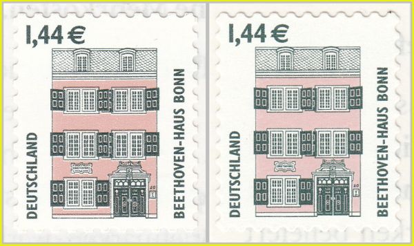 Vergleich der Stanzung der beiden echten Varianten - links die bekannte gerade Stanzung - rechts die bisher nicht beachtete wellenförmige Stanzung Vergleich der Stanzung der beiden echten Varianten - links die bekannte gerade Stanzung - rechts die bisher nicht beachtete wellenförmige Stanzung