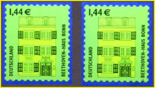 Vergleich der echten Marken unter UV – links mit gerader Stanzung und rechts mit wellenförmiger Stanzung Vergleich der echten Marken unter UV – links mit gerader Stanzung und rechts mit wellenförmiger Stanzung