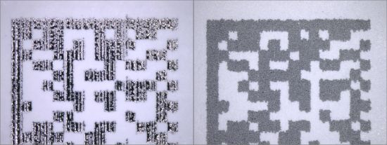 Der Vergleich eines Teils des Datamatrixcodes der Brechtmarke, links die echte Marke mit der deutlich glänzenden Zeilenstruktur des Tintenstrahlaufdrucks, rechts bei der Fälschung eine schwarze matte Fläche