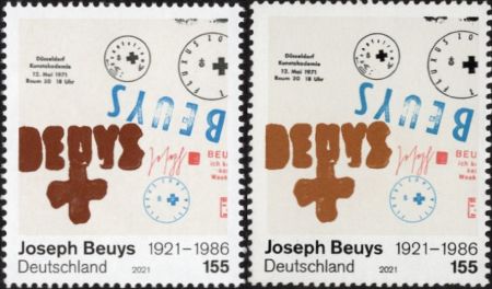 Links die echte Marke, die ansatzweise durch das dunklere Braun im Vergleich zu Fälschung rechts erkennbar ist