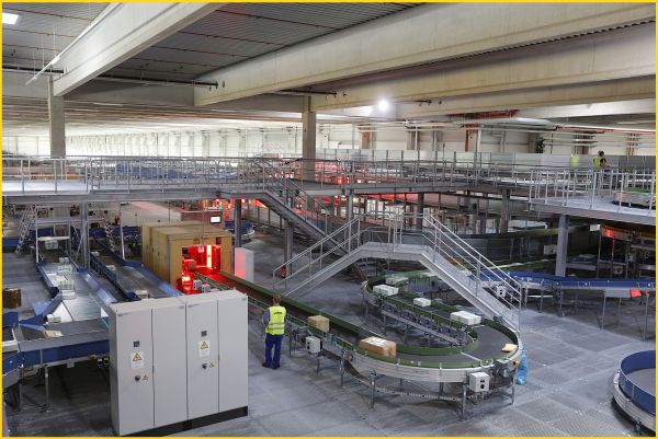 Teilansicht der Sortieranlagen des PZ Obertshausen - links ist ein 