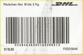 Päckchenaufkleber vom Labeldrucker mit Filialkennung - hier für Päckchen M, das schon frankiert ist