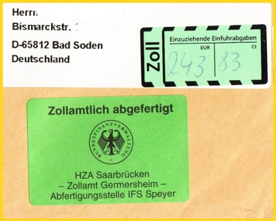 Der aktuelle grüne Zollaufkleber für einzuziehende Zollentgelte in Kombination mit einem entsprechenden grünen Zollaufkleber Der aktuelle grüne Zollaufkleber für einzuziehende Zollentgelte in Kombination mit einem entsprechenden grünen Zollaufkleber