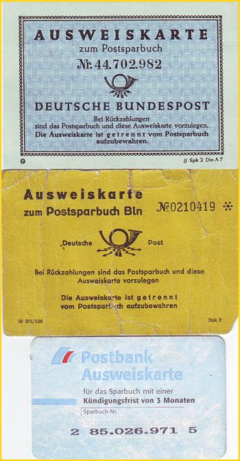 Drei Beispiele für die Vielfalt der zugehörigen Ausweiskarten der Postsparbücher Drei Beispiele für die Vielfalt der zugehörigen Ausweiskarten der Postsparbücher