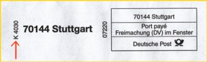 Frankierausschnitt einer DV-Freimachung mit eingedruckter K-Nummer neben der Großkunden-PLZ