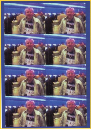 Hier nur die Bildseite der MMS-Postkarte von O2 mit den Stickern (8 abziehbare Aufkleber auf der Postkarte) - dieser wird wie eine normale MMS-Postkarte verschickt (die nicht gezeigte Rückseite ist im BZ 25 mittels Frankierservice freigmeacht worden)