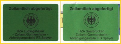 Die zwei unterschiedlichen grünen Zollaufkleber im Vergleich - links der alte in der Anfangszeit benutzte Aufkleber, rechts der neue auch heute noch benutzte Zollaufkleber