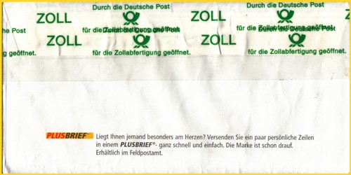 Rückseite des Feldpost-Plusbriefs, der scheinbar zolltechnisch geöffnet wurde - wieder verschlossen mit entsprechenden transparenten Klebeband mit grüner Schrift