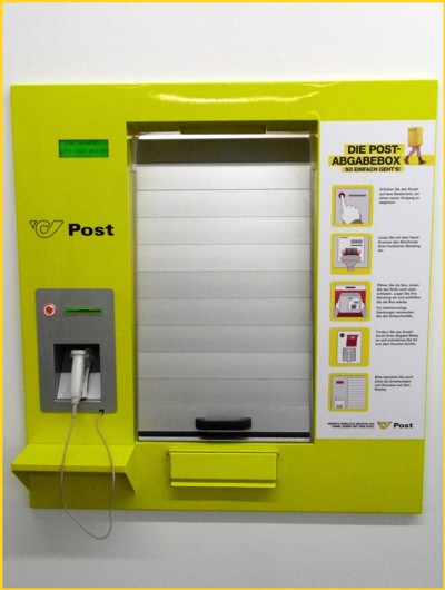 Frontalansicht der Paketbox aus Österreich
