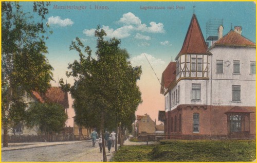 Alte Ansichtspostkarte von 1916 mit der Abbildung der Lagerstraße und des Postgebäudes