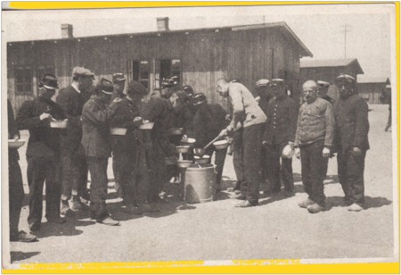 Ein Ansichtspostkarte aus Celle 3 (Lager) - hier die Essensausgabe Ein Ansichtspostkarte aus Celle 3 (Lager) - hier die Essensausgabe